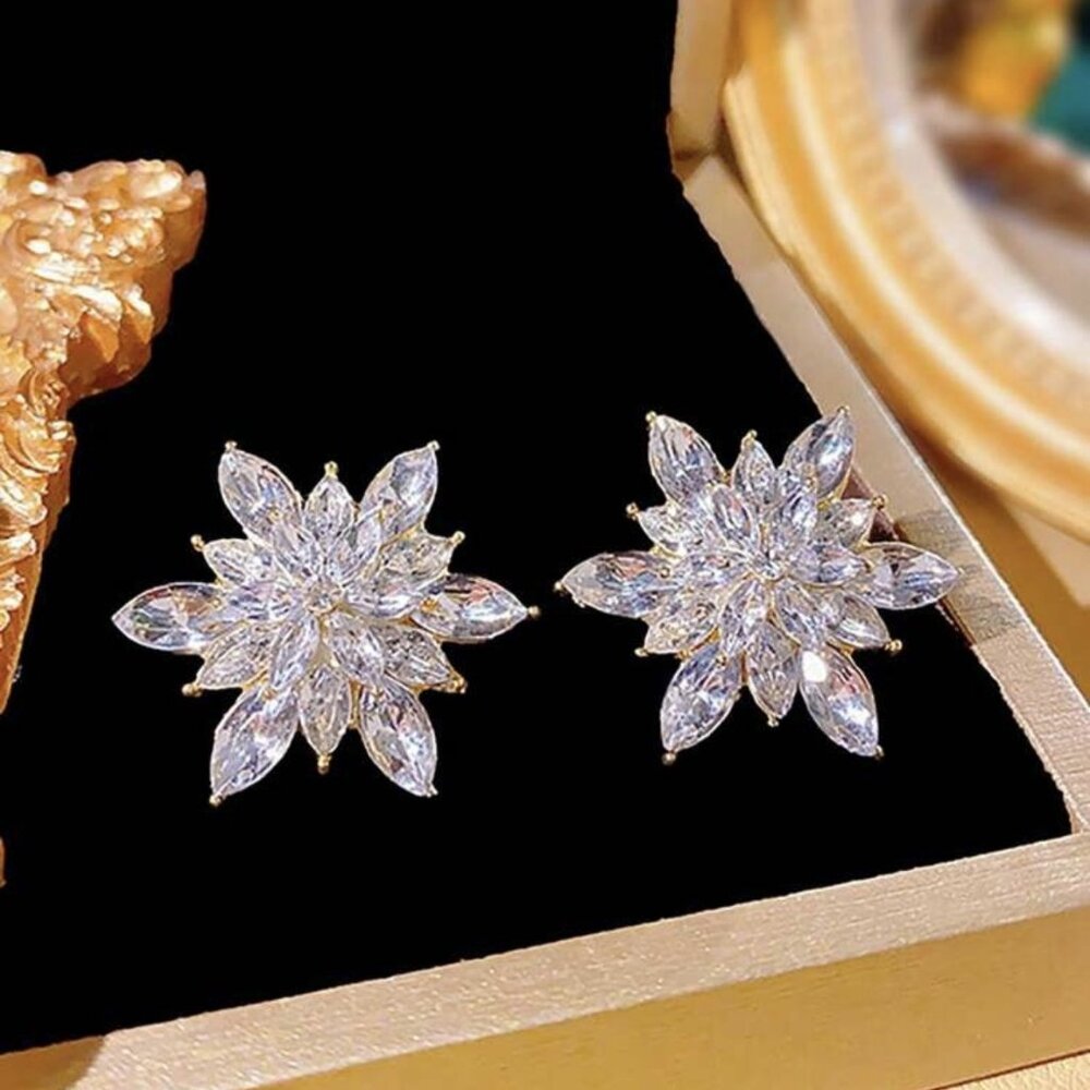Shiny Crystal Decorative Flower Earring for women
